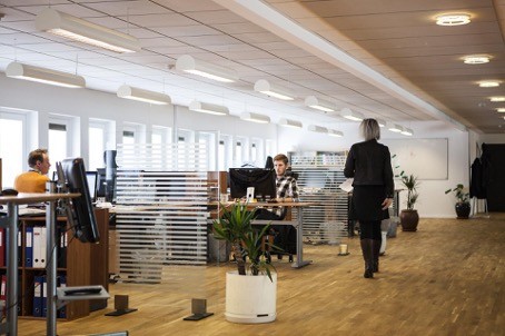 Bedrijfspand inrichten: 5 tips voor meubelen
