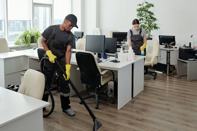 Hoe je als bedrijf slim omgaat met schoonmaak en koffie op de werkvloer