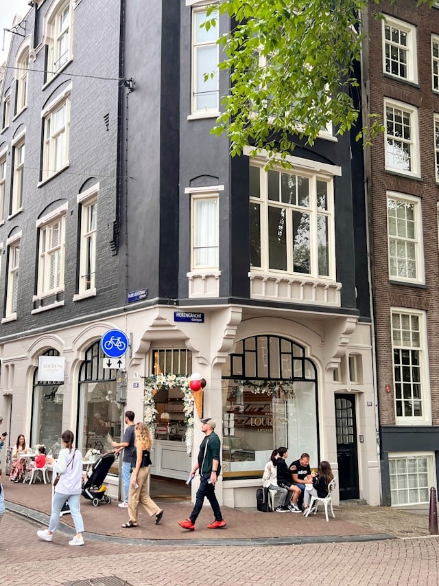 De rol van Simon Lévelt winkels