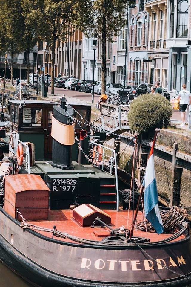 Vermissing in Rotterdam: Zoekactie, Updates en Hoop
