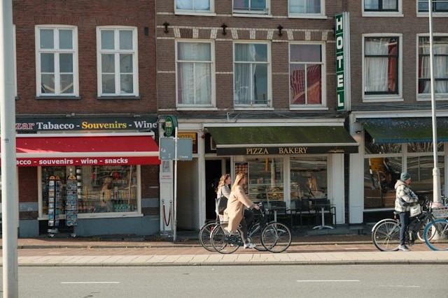 Zakendoen met Evenwicht: Waarom Nederlandse Ondernemers Cijfers en Creativiteit Combineren
