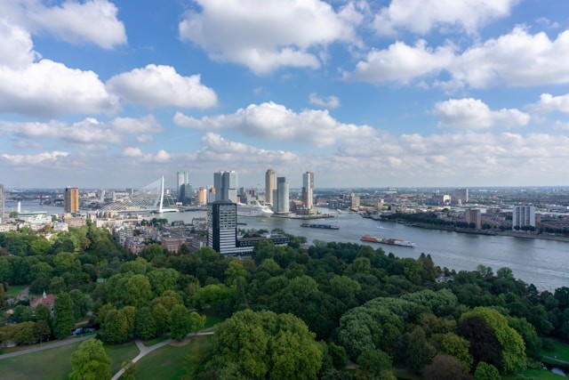 Zoekactie in het Kralingse Bos Rotterdam