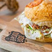 Broodbode: Verse Broodjes en Catering voor Lunch, Ontbijt en Bedrijven