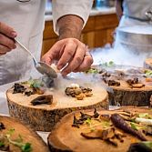 De onmisbare rol van de IJsblokjesmachine in de zomer voor de horeca