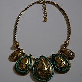 Gouden druppelvormige ketting