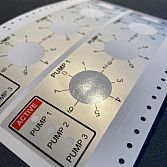 Kleuren labelprinter met snijplotter voor machinelabels en signalering