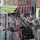 Mobiele dj bus huren
