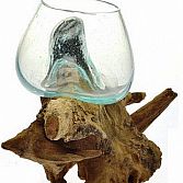 Mondgeblazen glas op hout 