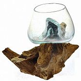 Mondgeblazen glas op hout 