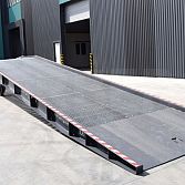 Nieuwe FERBERG mobiele laadbrug van de fabrikant