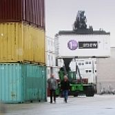 Oude zeecontainers als ICT-leerwerkplaatsen