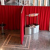 Pipe en Drape gordijn systemen verplaatsbaar. 