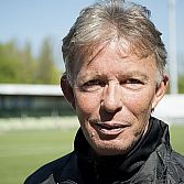 Profvoetballers en -trainers in actie voor âSay YES to Playâ