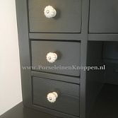 Smeedijzer beslag in diverse uitvoeringen. Landelijke meubelbeslag, rustieke kastknoppen, mooi sierlijk smeedijzer, goedkoop smeedijzer
