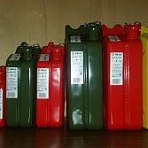Stalen brandstof jerrycans