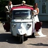 Tuktuk als trouwauto