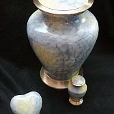 Urnen set bestaande uit een urn, een mini urn en een Hart urn