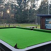 Voetbal poolbiljart kunstgras aanleggen