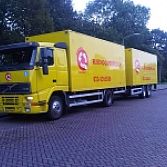 Vrachtwagen met aanhangwagen