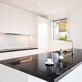 Wat een nieuwe keuken doet met de waarde van je woning (en wanneer het echt loont)